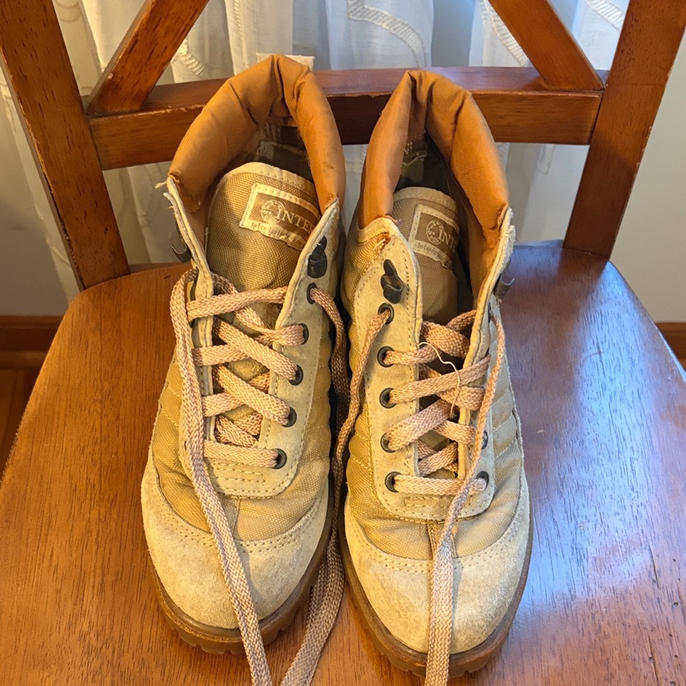 Tan Women’s Hiking Boots
